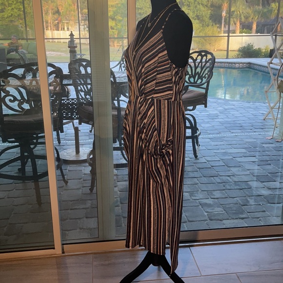 BCBGeneration Gorgeous Dress. - Picture 4 of 10